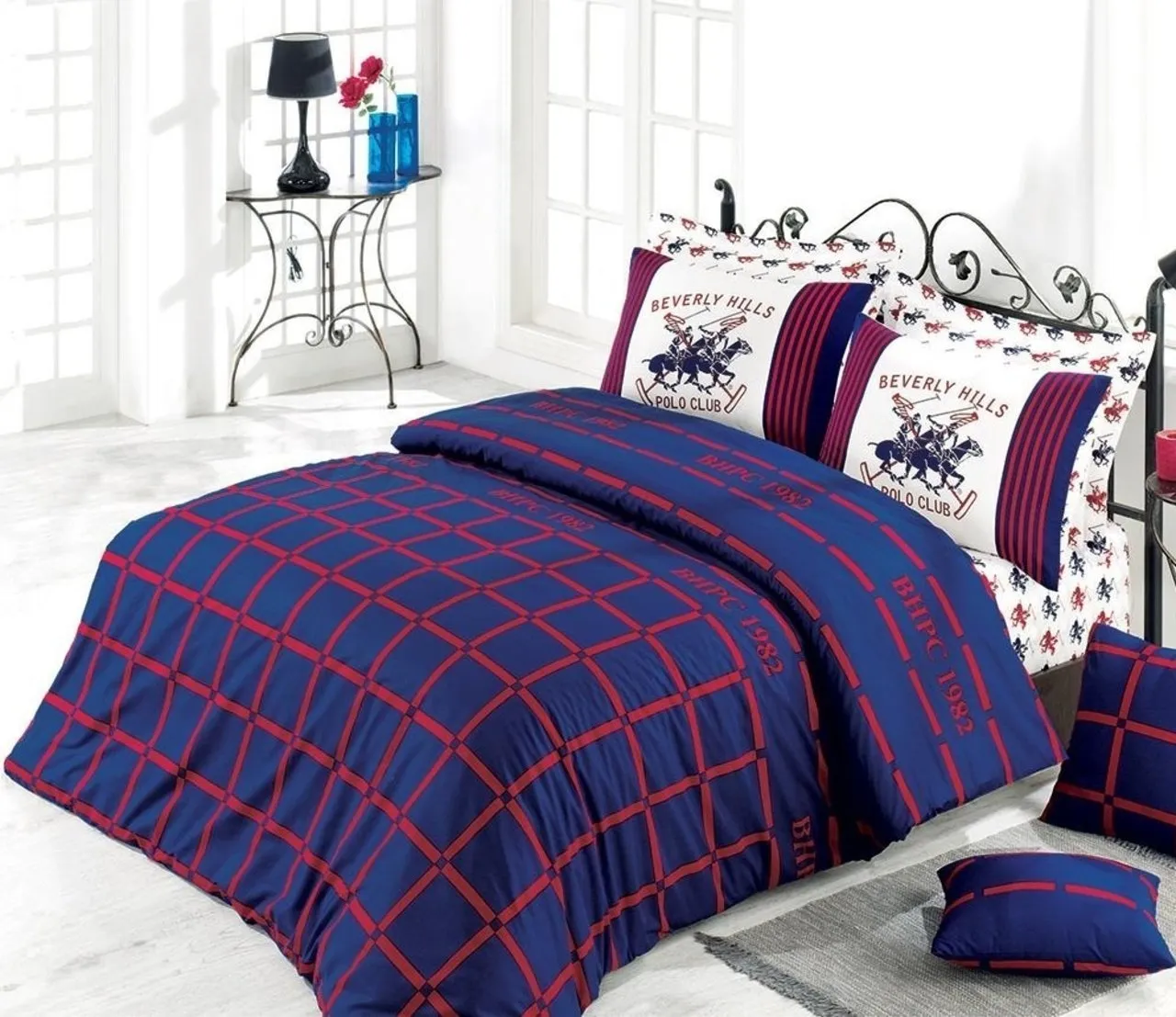 l-lenjerie-de-pat-dubla-redblue-beverly-hills-polo-club-4-piese-240-x-260-cm-100-bumbac-ranforce-albastrurosualb.webp