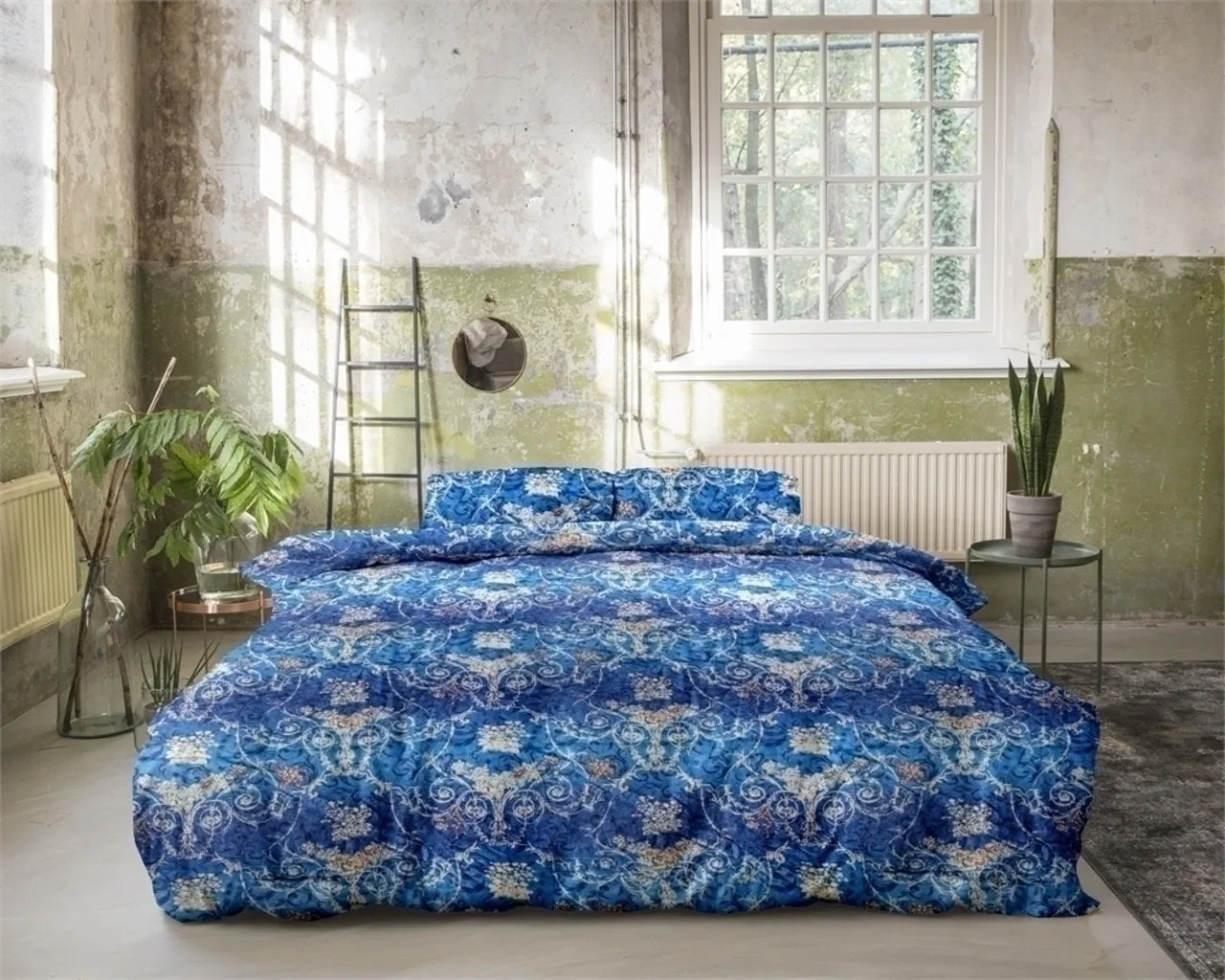 l-lenjerie-de-pat-pentru-doua-persoane-royal-textile-primaviera-deluxe-jane-blue-3-piese-100-bumbac-satinat-albastru-1.webp